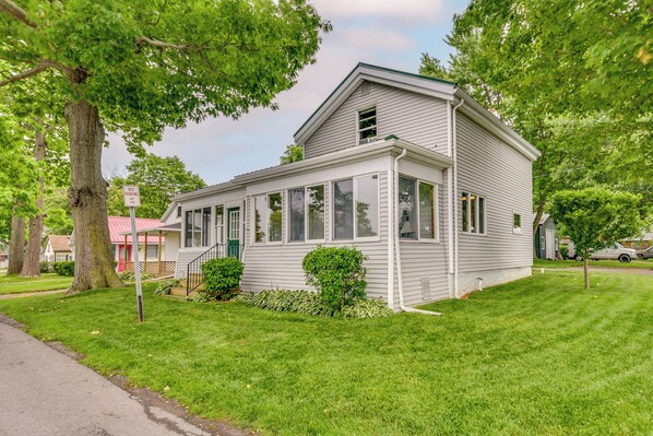 House (2 Bedrooms) | Front of property