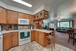 Microwave, oven, stovetop, dishwasher - Lead Hill Vacation Rental w/ Private Pool & Yard! (Lead Hill)