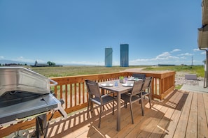 House (4 Bedrooms) | Interior - Bright Wyoming Retreat w/ Deck & Mountain Views! (Saratoga)