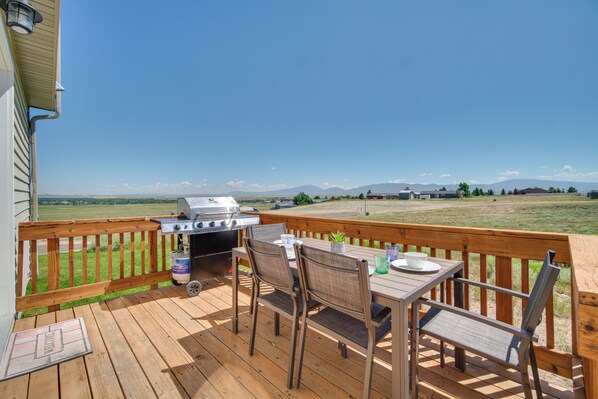 House (4 Bedrooms) | Front of property - Bright Wyoming Retreat w/ Deck & Mountain Views! (Saratoga)