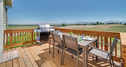 Bright Wyoming Retreat w/ Deck & Mountain Views!