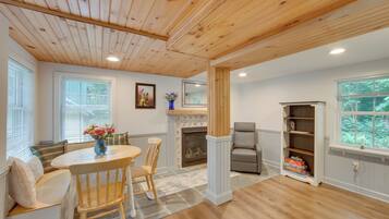 Cottage (2 Bedrooms) | Interior