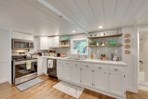 Cottage (2 Bedrooms) | Interior