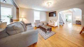 House (4 Bedrooms) | Interior