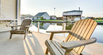 Bayou Bliss: Barataria Waterfront Getaway w/ Dock!