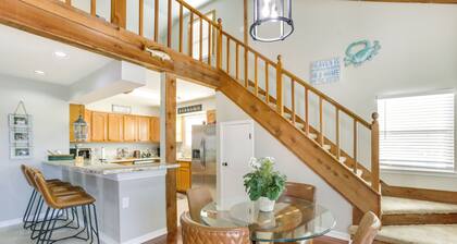 Bayou Bliss: Barataria Waterfront Getaway w/ Dock!