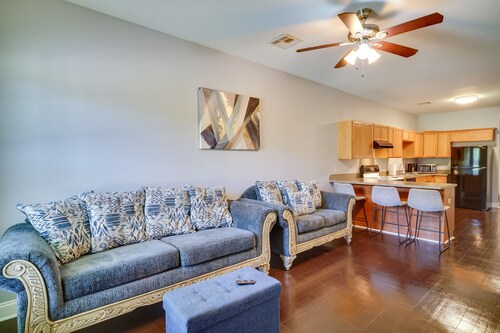 Charming Lake Charles Retreat w/ Charcoal Grill!