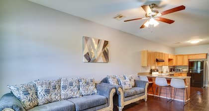 Charming Lake Charles Retreat w/ Charcoal Grill!