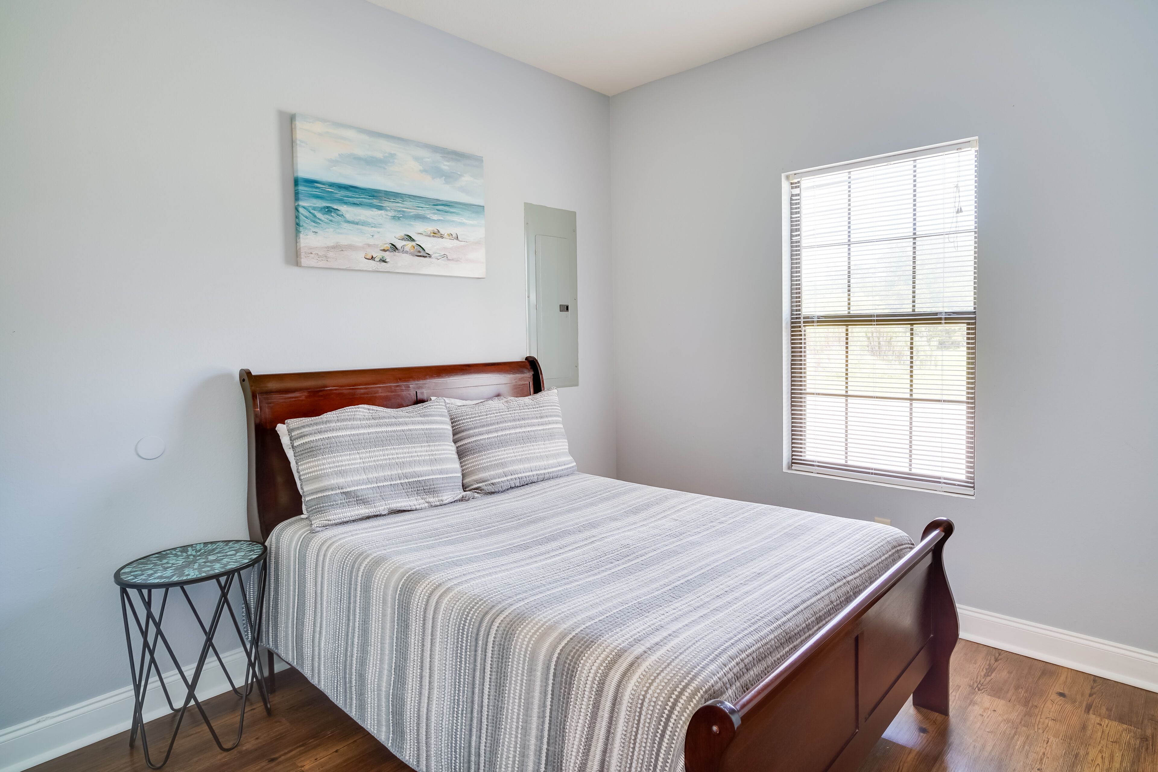 3 bedrooms, iron/ironing board, bed sheets