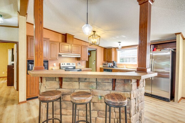 Microondas, horno, placa de cocina, lavavajillas