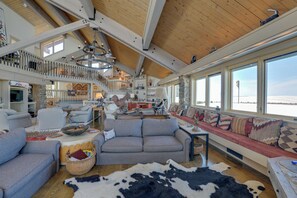 المنشأة من الداخل