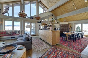 المنشأة من الداخل