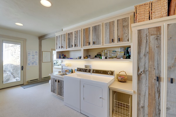 Cora Home W/ Mountain Views - Fishing On-site! - Wyoming