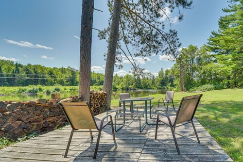 Spacious Winter Retreat w/ River Access + Kayaks!