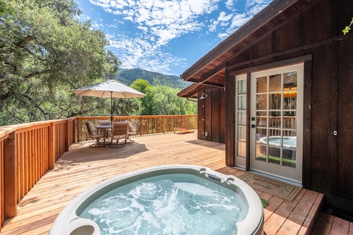 New- Cabin by the River 