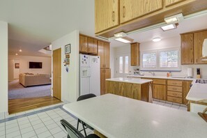 House (4 Bedrooms) | Interior