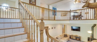 수영장 테이블이 있는 매력적인 엘코 집!