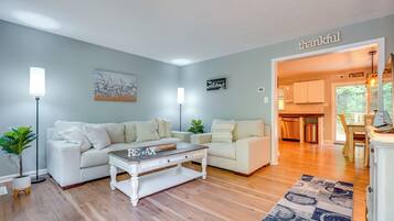 House (3 Bedrooms) | Interior