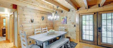 House (4 Bedrooms) | Interior