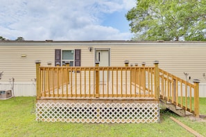 House (3 Bedrooms) | Interior - Bonneau Vacation Rental w/ Private Yard! (Bonneau)