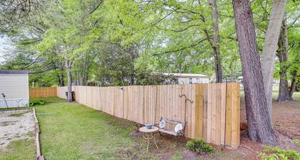 Bonneau Vacation Rental w/ Private Yard!