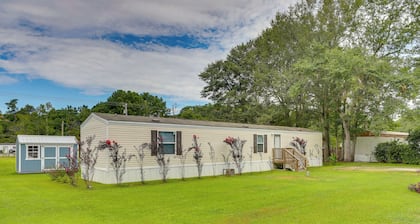 Bonneau Vacation Rental w/ Private Yard!