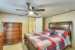 Interior - Bonneau Vacation Rental w/ Private Yard! (Bonneau)