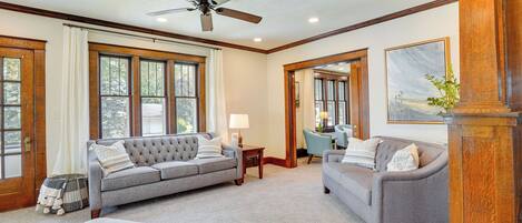 House (4 Bedrooms) | Interior