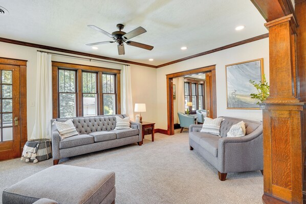 House (4 Bedrooms) | Interior - Sioux Center Home Near Dordt University (Sioux Center)