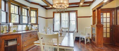 House (4 Bedrooms) | Interior