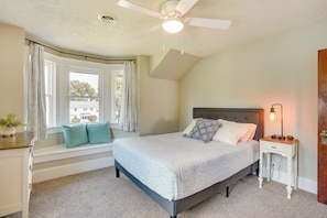 House (4 Bedrooms) | Interior - Sioux Center Home Near Dordt University (Sioux Center)