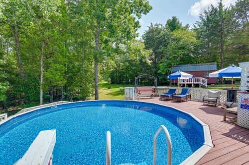 White Bluff Rental w/ Seasonal Pool & Fire Pit!