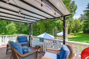 Terrace/patio - White Bluff Rental w/ Seasonal Pool & Fire Pit! (White Bluff)