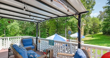 White Bluff Rental w/ Seasonal Pool & Fire Pit!