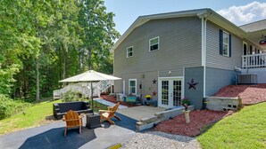 Terrace/patio - White Bluff Rental w/ Seasonal Pool & Fire Pit! (White Bluff)