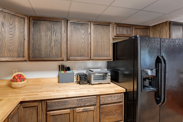 Unclassified image, 1 of 26, button - White Bluff Rental w/ Seasonal Pool & Fire Pit! (White Bluff)