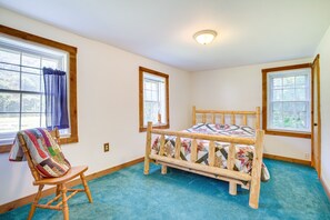 2 bedrooms, bed sheets - Wisconsin Cabin Getaway Near Castle Rock Late (Mauston)