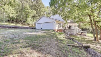 House (5 Bedrooms) | Interior