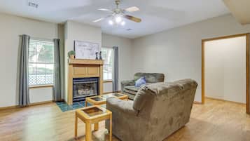 House (5 Bedrooms) | Interior