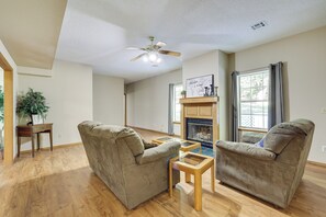 House (5 Bedrooms) | Interior