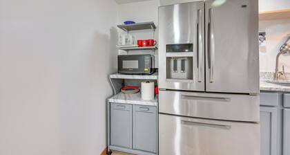 East Hartford Studio ~ 4 Mi to Downtown Hartford!