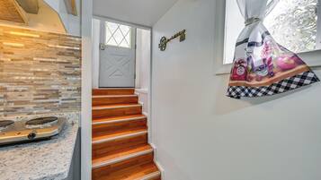 Apartment (0 Bedroom) | Interior