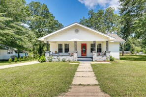 House (3 Bedrooms) | Front of property