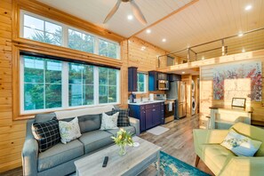 House (1 Bedroom) | Interior - ~ 11 Mi to Lake Whitney: Tree-lined Cabin w/ Deck (Whitney)