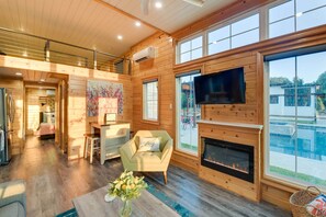 House (1 Bedroom) | Interior - ~ 11 Mi to Lake Whitney: Tree-lined Cabin w/ Deck (Whitney)