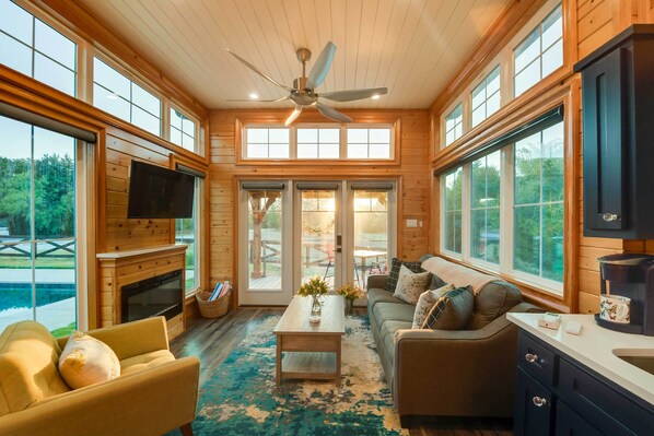 House (1 Bedroom) | Interior - ~ 11 Mi to Lake Whitney: Tree-lined Cabin w/ Deck (Whitney)