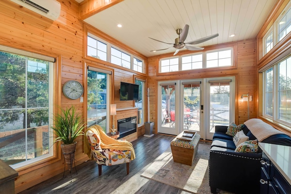 House (1 Bedroom) | Front of property