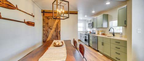House (3 Bedrooms) | Interior