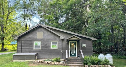 1 Mi to Brantingham Lake: New York Getaway!