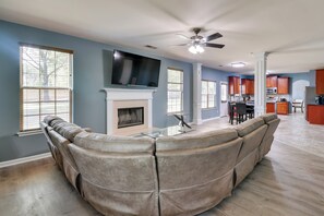 House (5 Bedrooms) | Interior